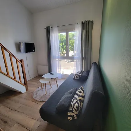 T2 Renove Lumineux, Linge Inclus, Parking Prive, & Vieux Port A Velo Apartment *