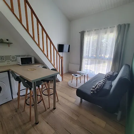 Apartmán T2 Renove Lumineux, Linge Inclus, Parking Prive, & Vieux Port A Velo La Rochelle (Charente-Maritime)